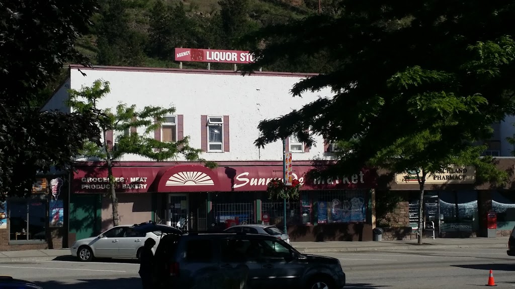 Sunnyside Market | 5854 Beach Ave, Peachland, BC V0H 1X7, Canada | Phone: (250) 767-2361