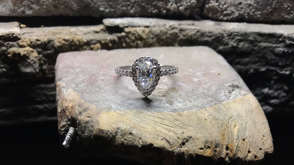 Aristor Jewelry | 3842 Boul Notre-Dame, Laval, QC H7V 1R9, Canada | Phone: (450) 688-7899