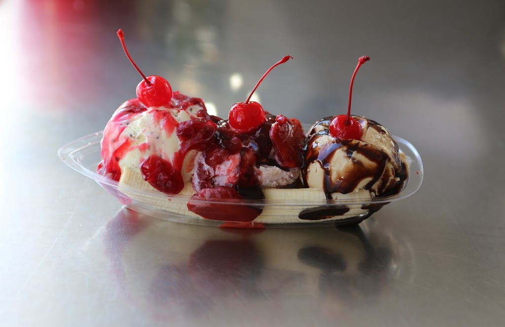 Igloo Restaurant | 569 24 St, Fort Macleod, AB T0L 0Z0, Canada | Phone: (403) 553-4227