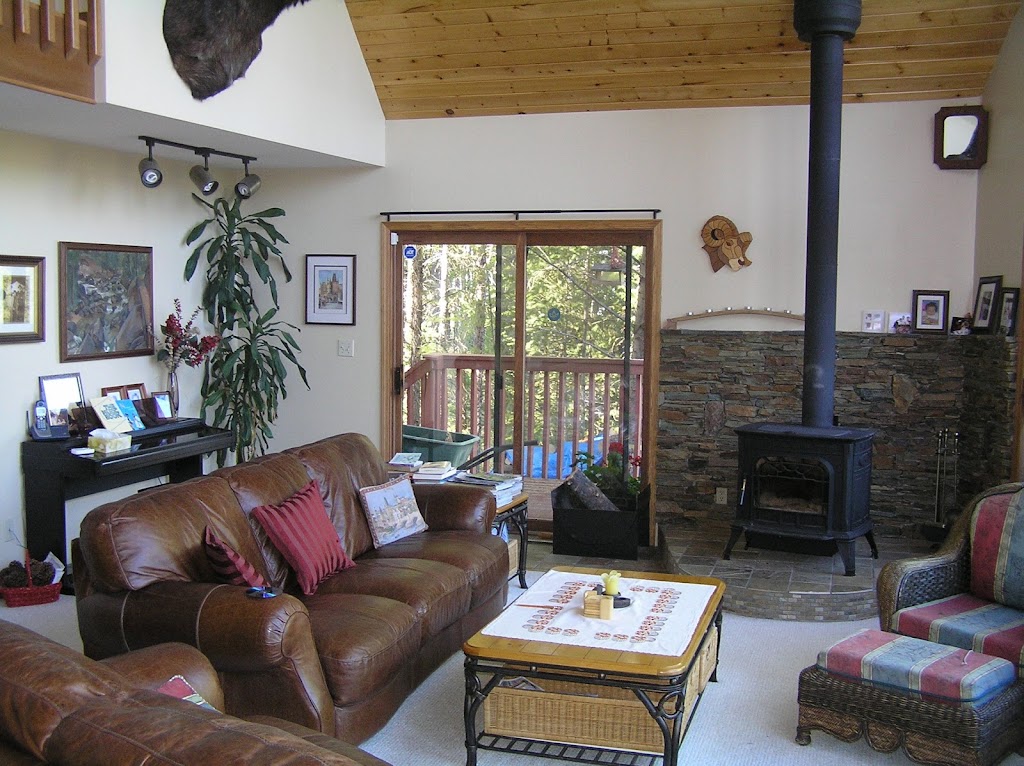 End of the Road Bed and Breakfast | 4445 53 St S, Cranbrook, BC V1C 7A3, Canada | Phone: (250) 489-2177