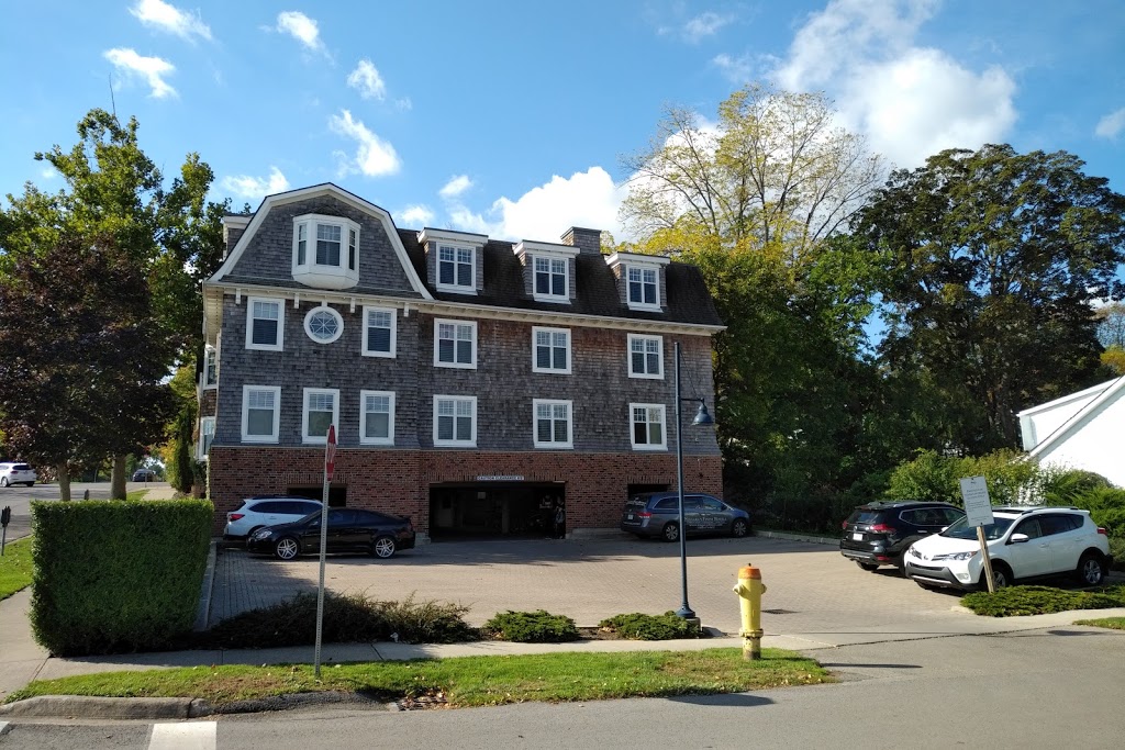 Harbour House Hotel | 85 Melville St, Niagara-on-the-Lake, ON L0S 1J0, Canada | Phone: (905) 468-4683