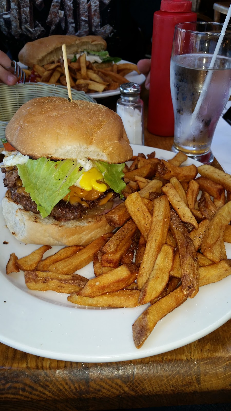 Curly Portables Pub & Grub | 450 Nova Scotia Trunk 2, Enfield, NS B2T 1M5, Canada | Phone: (902) 883-8273