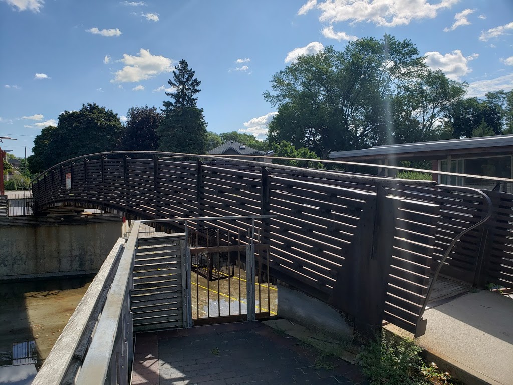 Ledbury Park | 160 Ledbury St, North York, ON M5M 4J1, Canada | Phone: (416) 338-4386