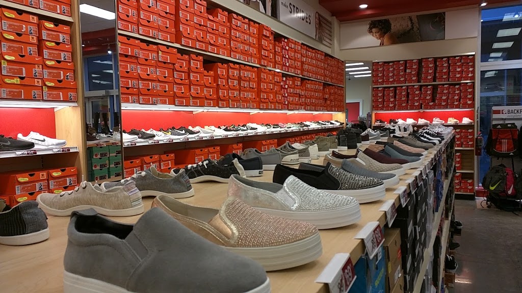 Famous Footwear Outlet | Outlet Collection at Niagara, 441-300 Taylor Rd, Niagara-on-the-Lake, ON L0S 1J0, Canada | Phone: (905) 641-0888