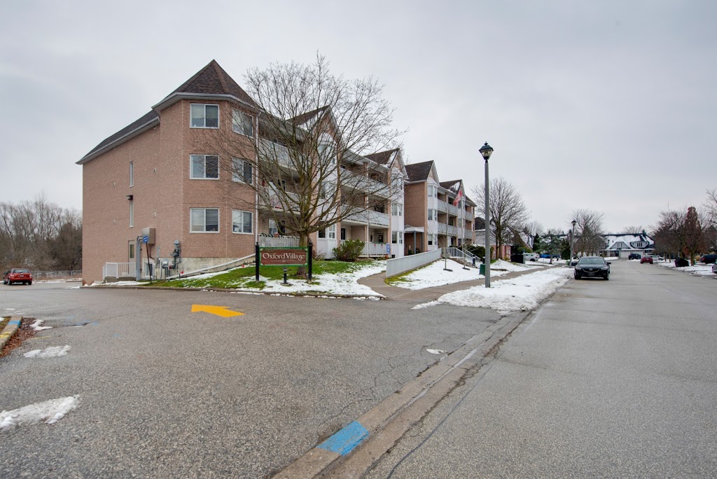 Oxford Village Apartments | 84 Oak Ridge Ct, Holland Landing, ON L9N 1R4, Canada | Phone: (905) 830-1964