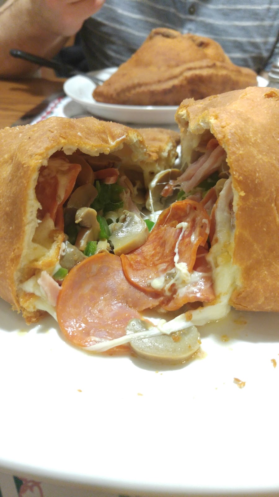 Tonys Famous Italian Restaurant | 735 Wonderland Rd N, London, ON N6H 4L1, Canada | Phone: (519) 474-1900