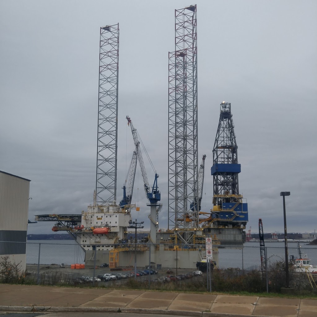 Esso | 390 Pleasant St, Dartmouth, NS B2Y 3S5, Canada | Phone: (902) 461-2715