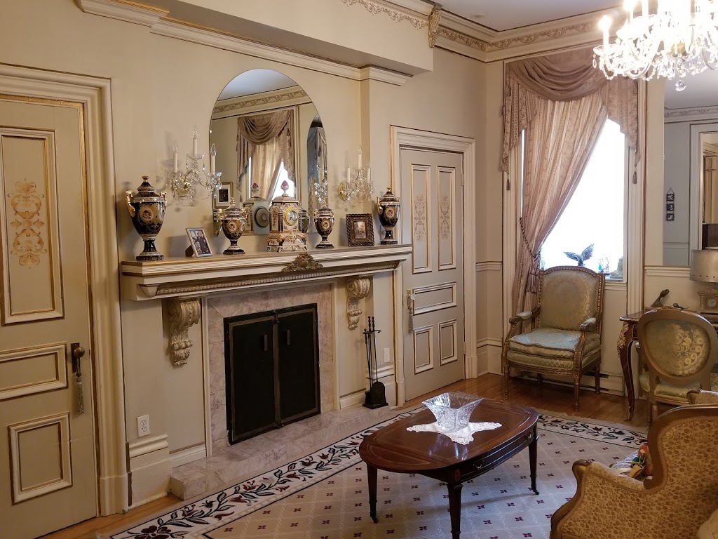 Chateau Du Faubourg | 429 Rue Saint-Jean, Québec, QC G1R 1P3, Canada | Phone: (418) 524-2902
