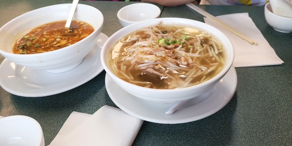 Yang Sheng Chinese Restaurant | 662 Somerset St W, Ottawa, ON K1R 5K4, Canada | Phone: (613) 235-5794