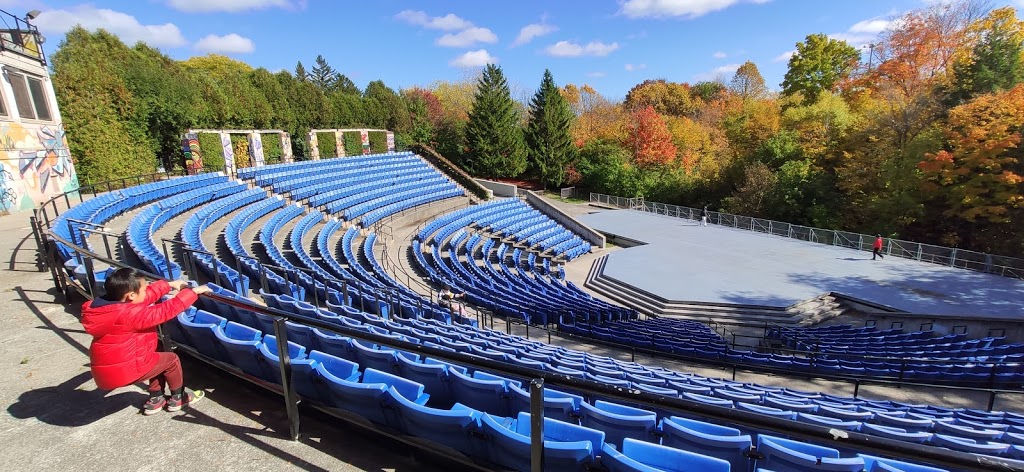 Barry Zukerman Amphitheatre | 4169 Bathurst St, North York, ON M3H 3P7, Canada | Phone: (416) 392-3846