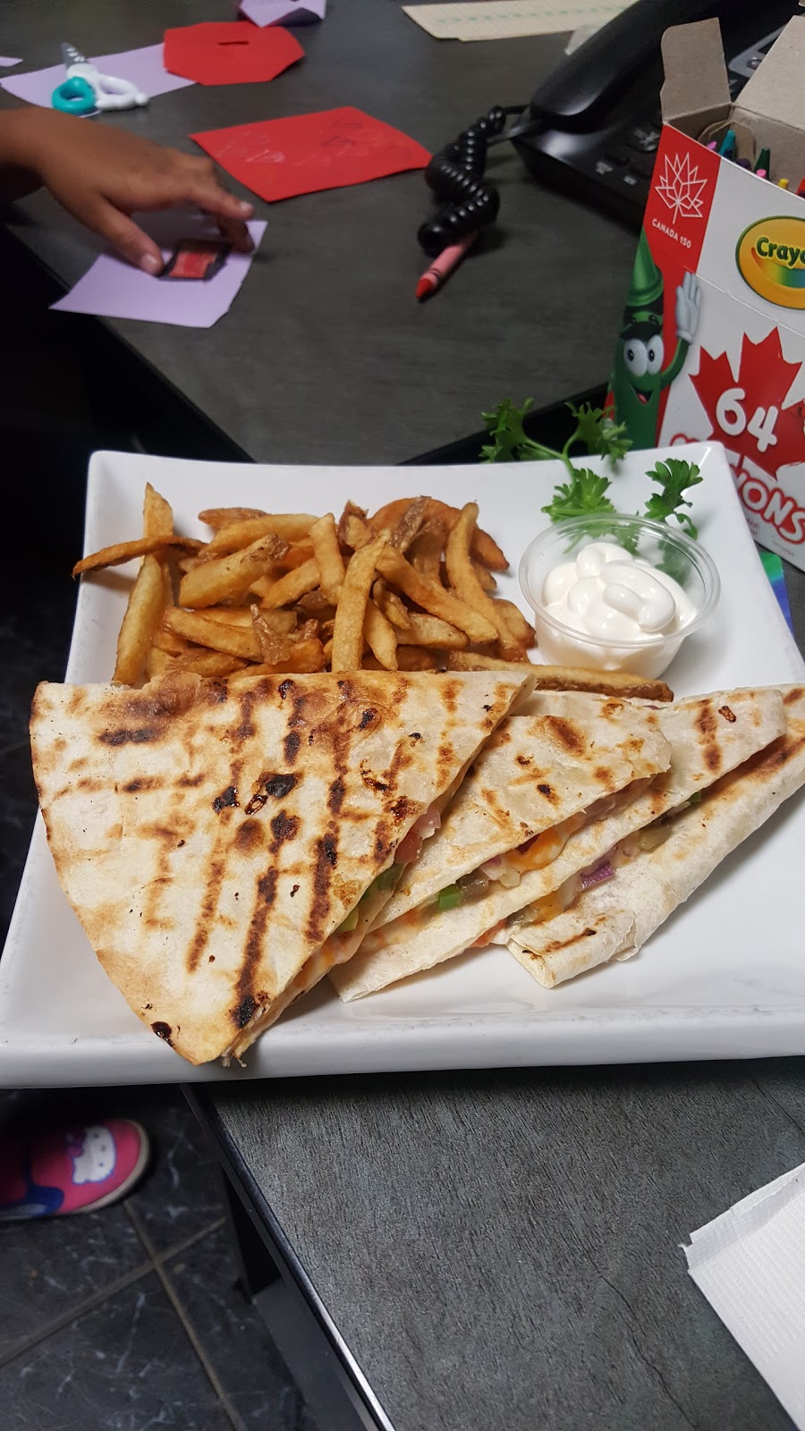 Ellens Bar & Grill | 190 Bovaird Dr W, Brampton, ON L7A 1A2, Canada | Phone: (289) 752-3166