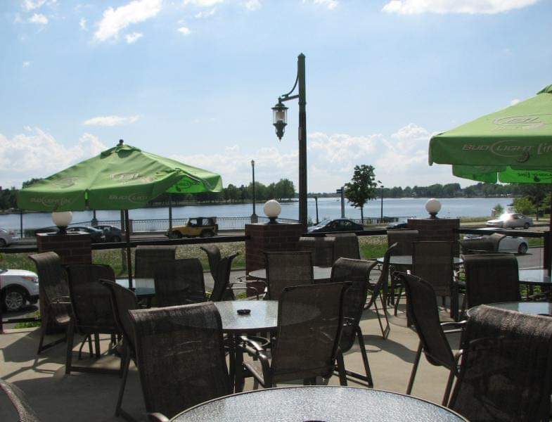 Doolys Valleyfield | 30 Av du Centenaire suite 220, Salaberry-de-Valleyfield, QC J6S 3L6, Canada | Phone: (450) 377-2755