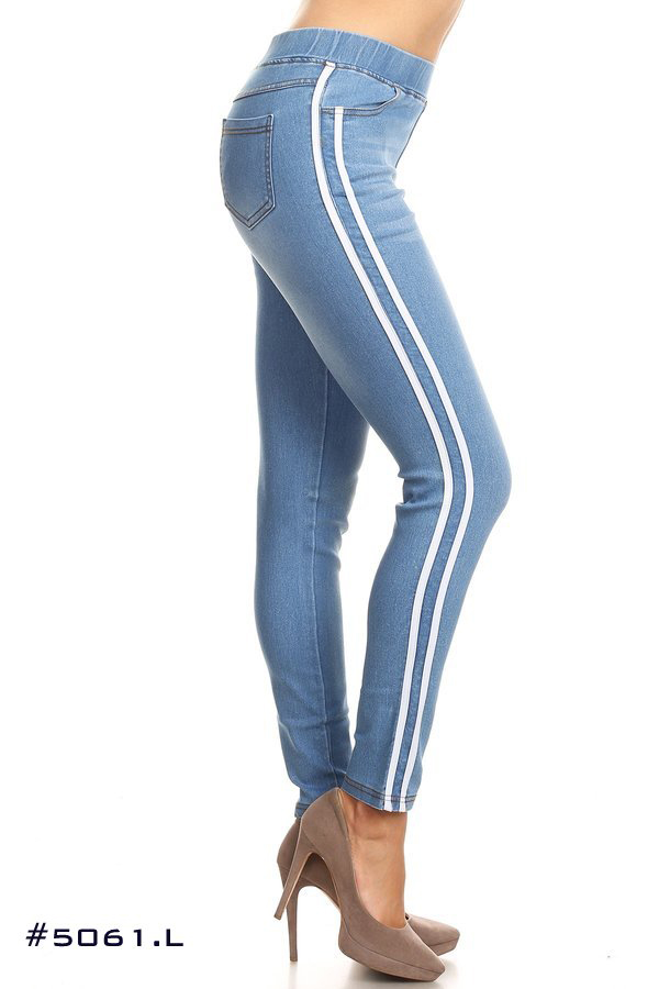 Monisha Discount Warehouse | 377 Burnhamthorpe Rd E, Mississauga, ON L5A 3Y1, Canada | Phone: (905) 361-0773
