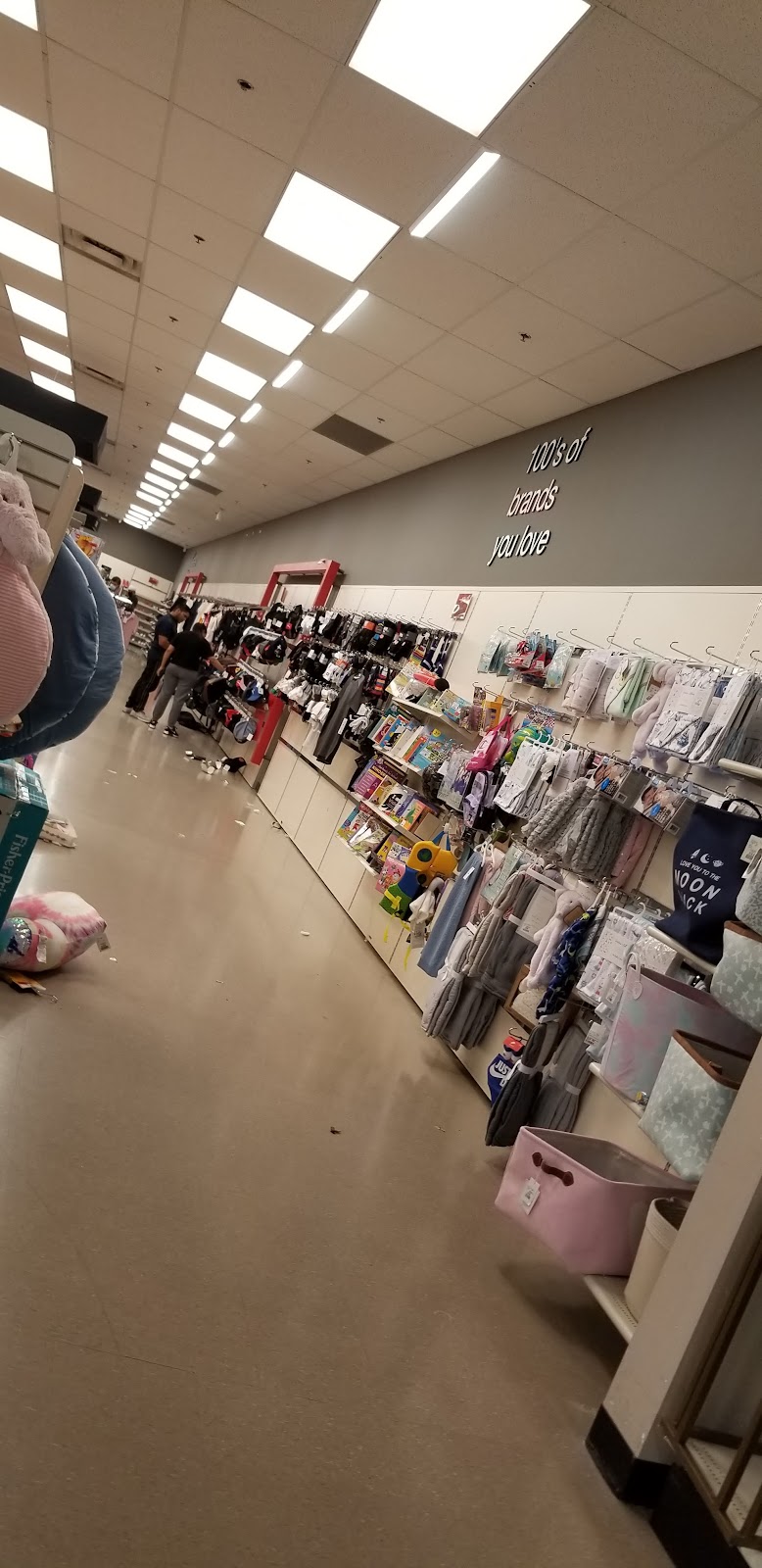Winners & HomeSense | 12101 72 Ave, Surrey, BC V3W 2M1, Canada | Phone: (604) 501-0153