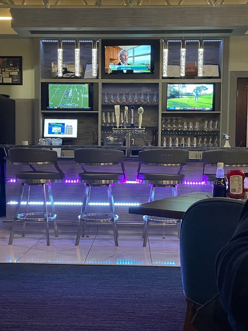 Deerfield Pub | 40 Club House Ln, Hammonds Plains, NS B4B 1T4, Canada | Phone: (902) 418-7995