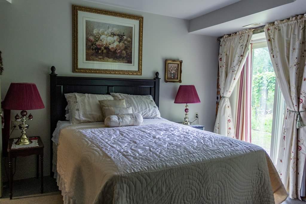 Gathering Place on Golden Ponds B & B (The) | 2635 Old Hastings Rd, Coe Hill, ON K0L 1P0, Canada | Phone: (613) 337-5177
