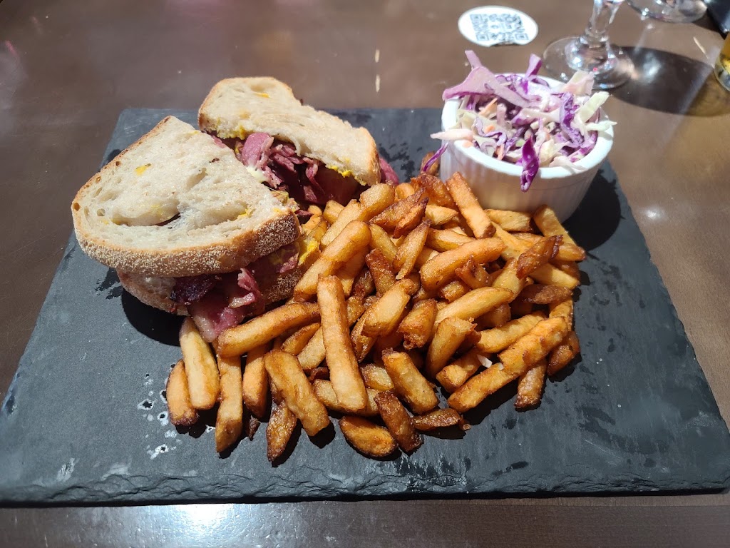 Microbrasserie Du Lievre | 131 Bd Albiny Paquette, Mont-Laurier, QC J9L 1J2, Canada | Phone: (819) 440-2440
