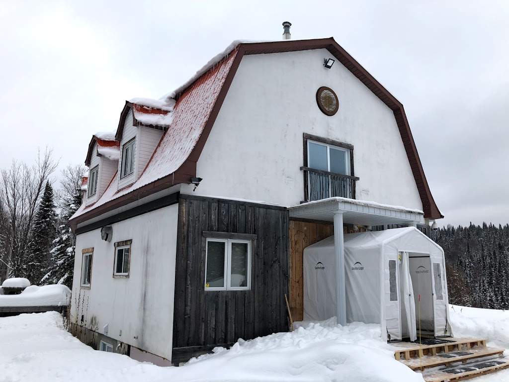 La Maison de Charlèna | 475 Chemin Beaupré, Val-des-Lacs, QC J0T 2P0, Canada | Phone: (819) 321-0688