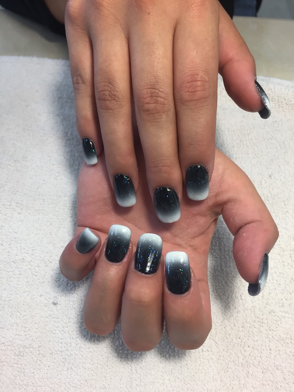Le Nails | 425 West Street N, Orillia, ON L3V 7R2, Canada | Phone: (705) 323-9651