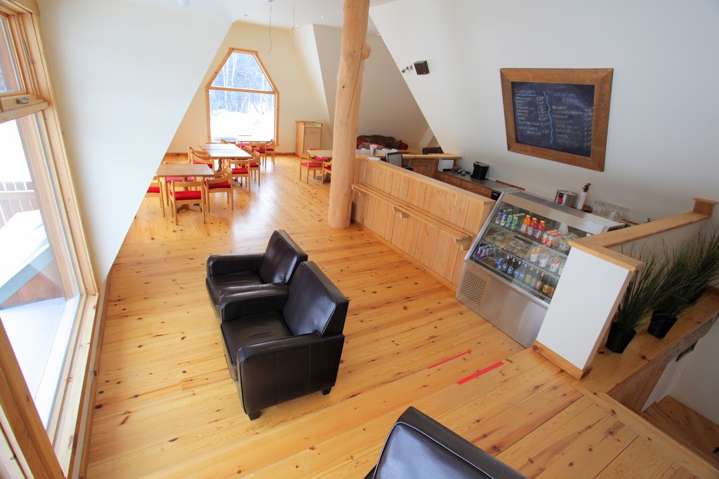 Mont-Tremblant International Airport | 150 Chemin Roger-Hébert, La Macaza, QC J0T 1R0, Canada | Phone: (819) 275-9099