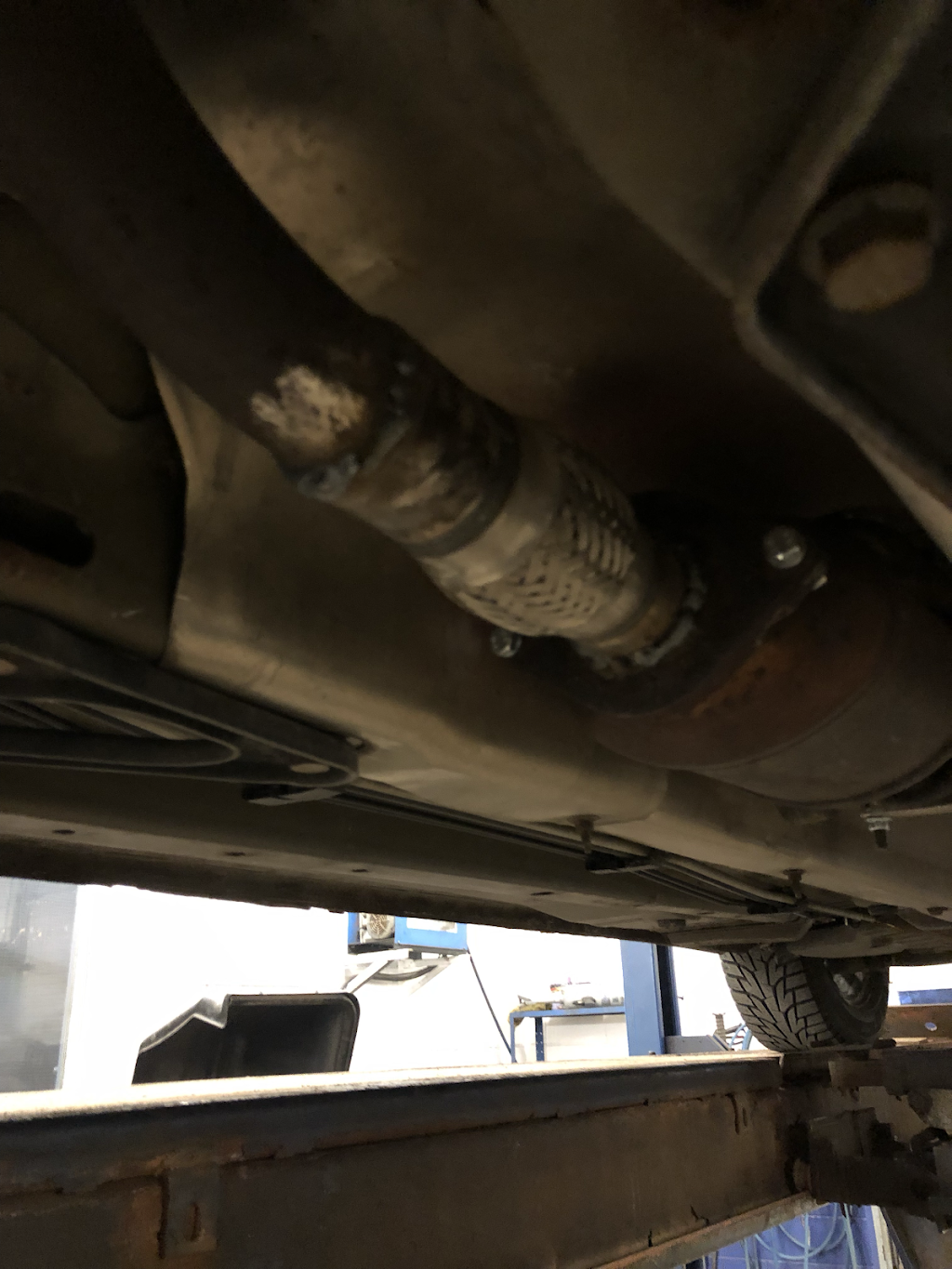 Roy Robbins Service Centre | 170 Thompson Rd, London, ON N5Z 2Y6, Canada | Phone: (519) 432-1054