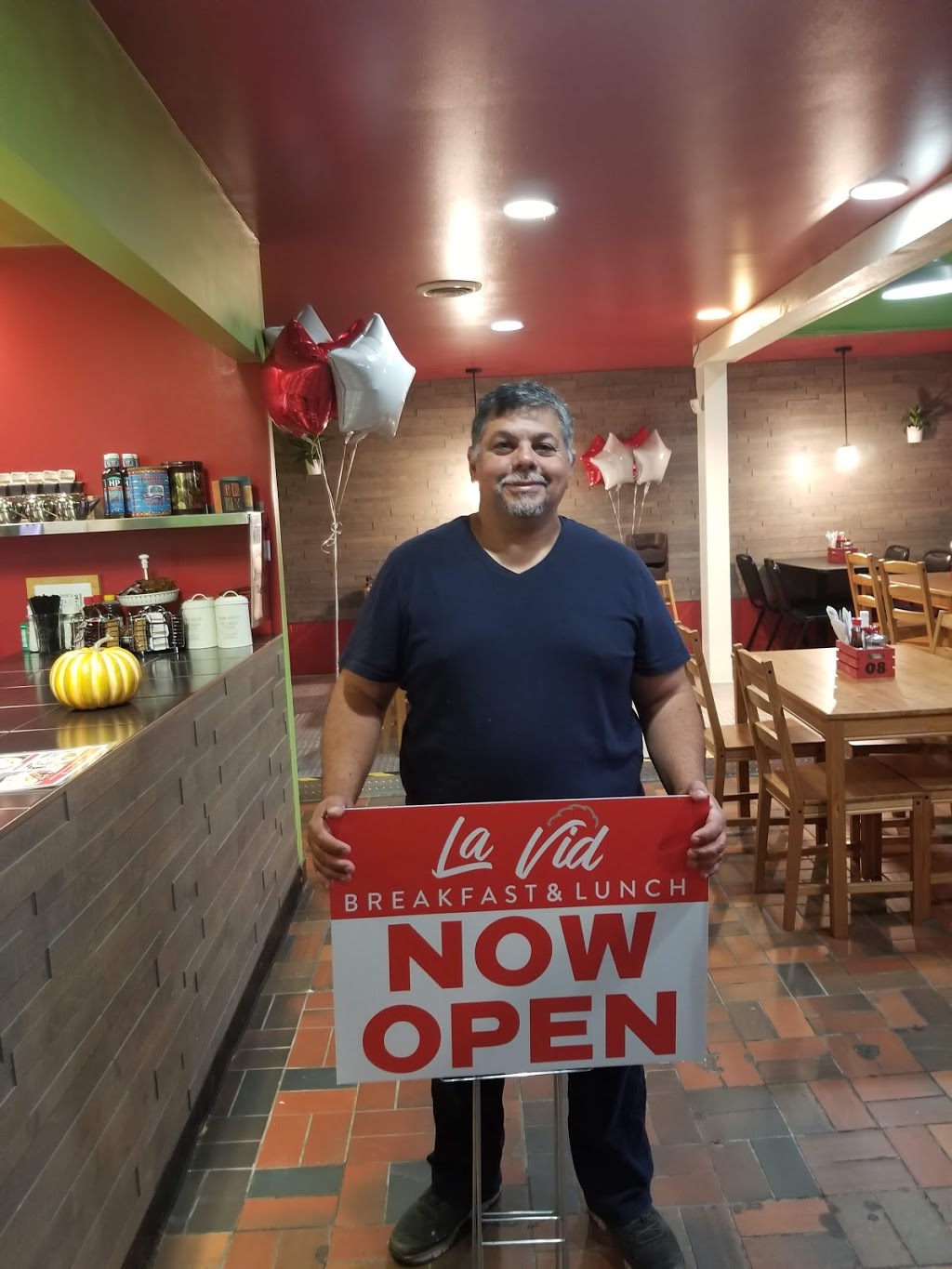 La Vid Empanadas and Lunch | 466 Merritt St Unit 4, St. Catharines, ON L2P 1P3, Canada | Phone: (289) 362-4463
