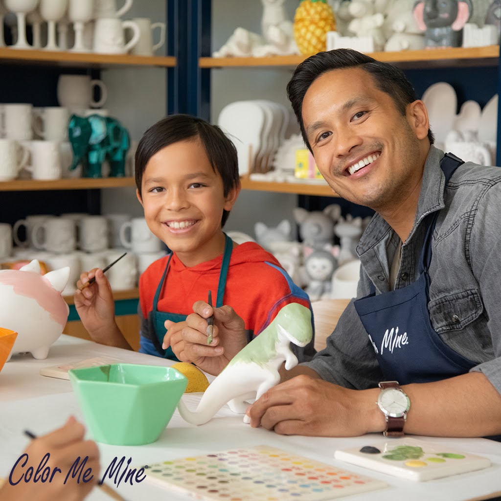 Color Me Mine | 100 Bayshore Dr, Nepean, ON K2B 8C1, Canada | Phone: (613) 828-1888