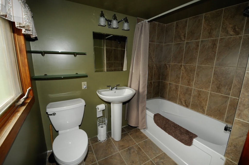 The White Pines Resort | 641 Popkie Rd, Calabogie, ON K0J 1H0, Canada | Phone: (613) 752-2884