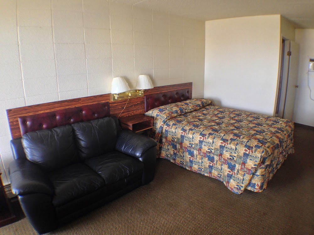 Aladdin Motel | 15425 111 Ave NW, Edmonton, AB T5M 2R5, Canada | Phone: (780) 484-0071