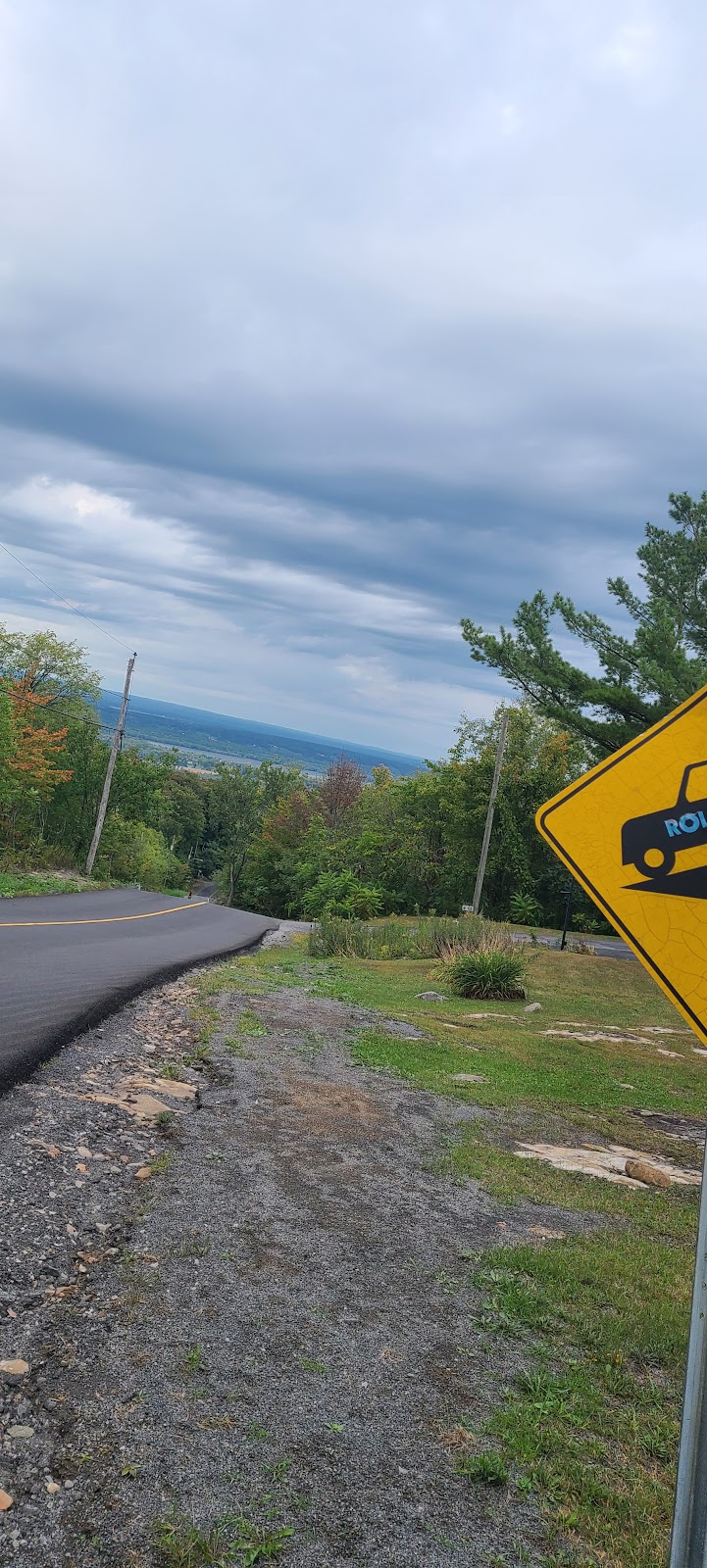 Bellevue | 135 Chem. Bourget, Rigaud, QC J0P 1P0, Canada | Phone: (450) 451-0244