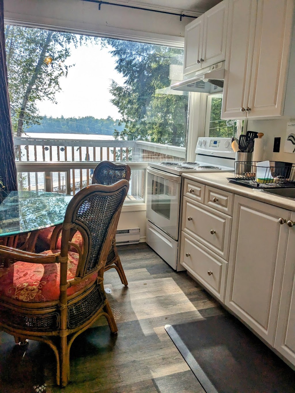 Almaguin Vacation | #74, Emsdale, ON P0A 1J0, Canada | Phone: (416) 419-3415
