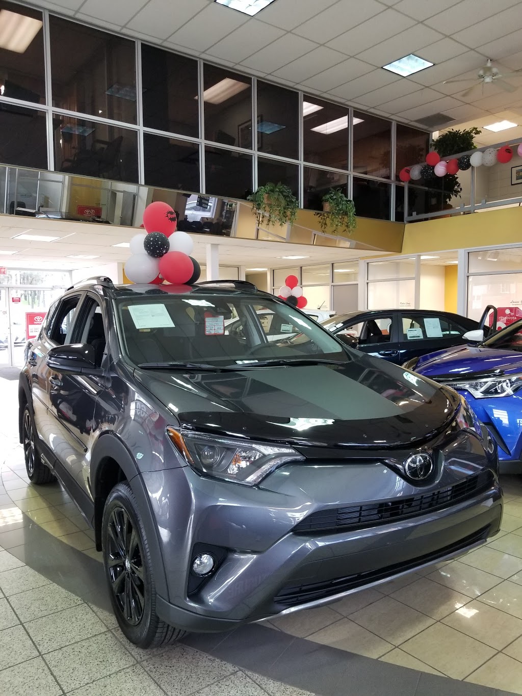 St-Léonard Toyota | 7665 Boulevard Lacordaire, Saint-Léonard, QC H1S 2A7, Canada | Phone: (844) 611-7882