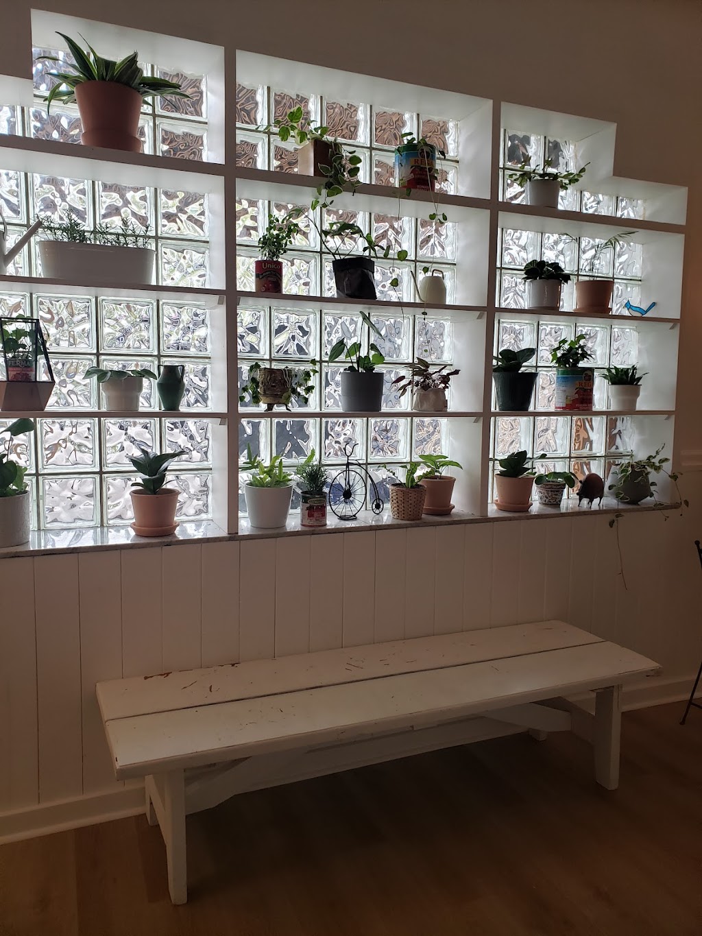 Sunnyside Provisions | 287 Roncesvalles Ave, Toronto, ON M6R 2M3, Canada | Phone: (416) 546-6736