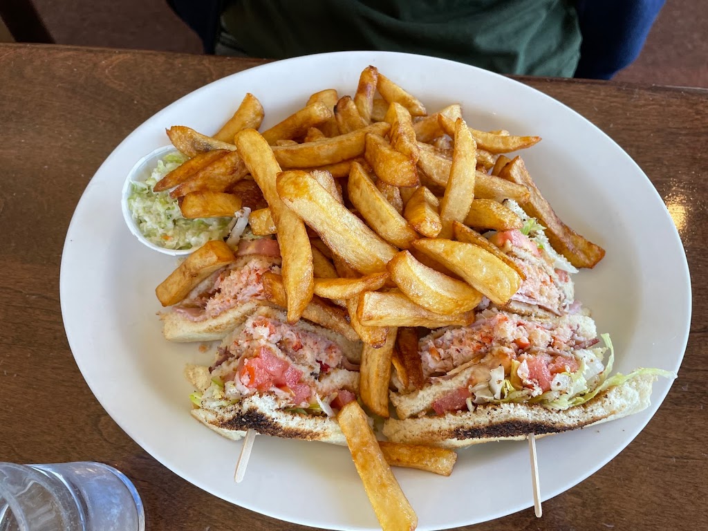 Restaurant LHorizon | 775 Rue St Laurent, Saint-Siméon, QC G0T 1X0, Canada | Phone: (418) 471-0606