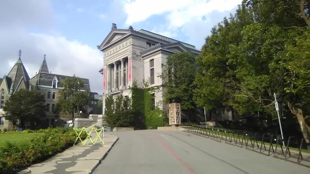 Excursions Montreal private tours by André Saint-Amant | 1380 Rue Sainte-Catherine E, Montréal, QC H2L 4R9, Canada | Phone: (514) 523-6241