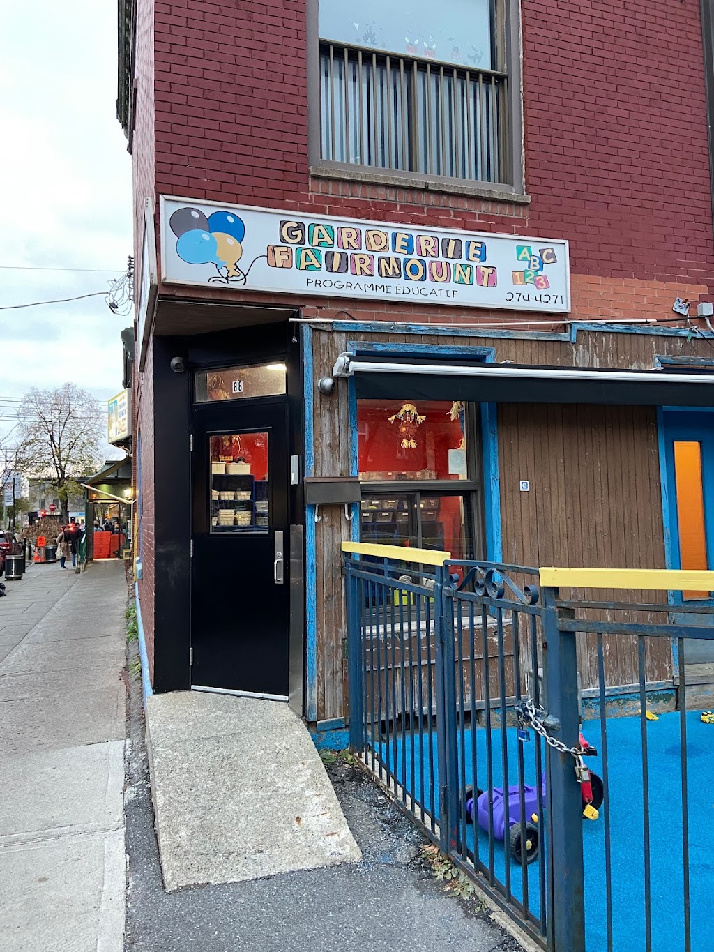 Garderie Fairmount | 88 Av. Fairmount O, Montréal, QC H2T 2M2, Canada | Phone: (514) 274-4271