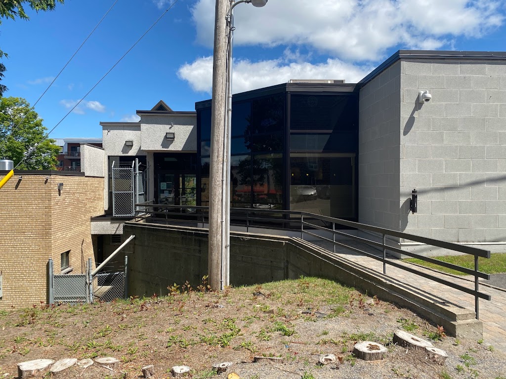 Centre de service Desjardins - Caisse de Sainte-Agathe-des-Monts | 77 Rue Principale E, Sainte-Agathe-des-Monts, QC J8C 1J5, Canada | Phone: (819) 326-2883