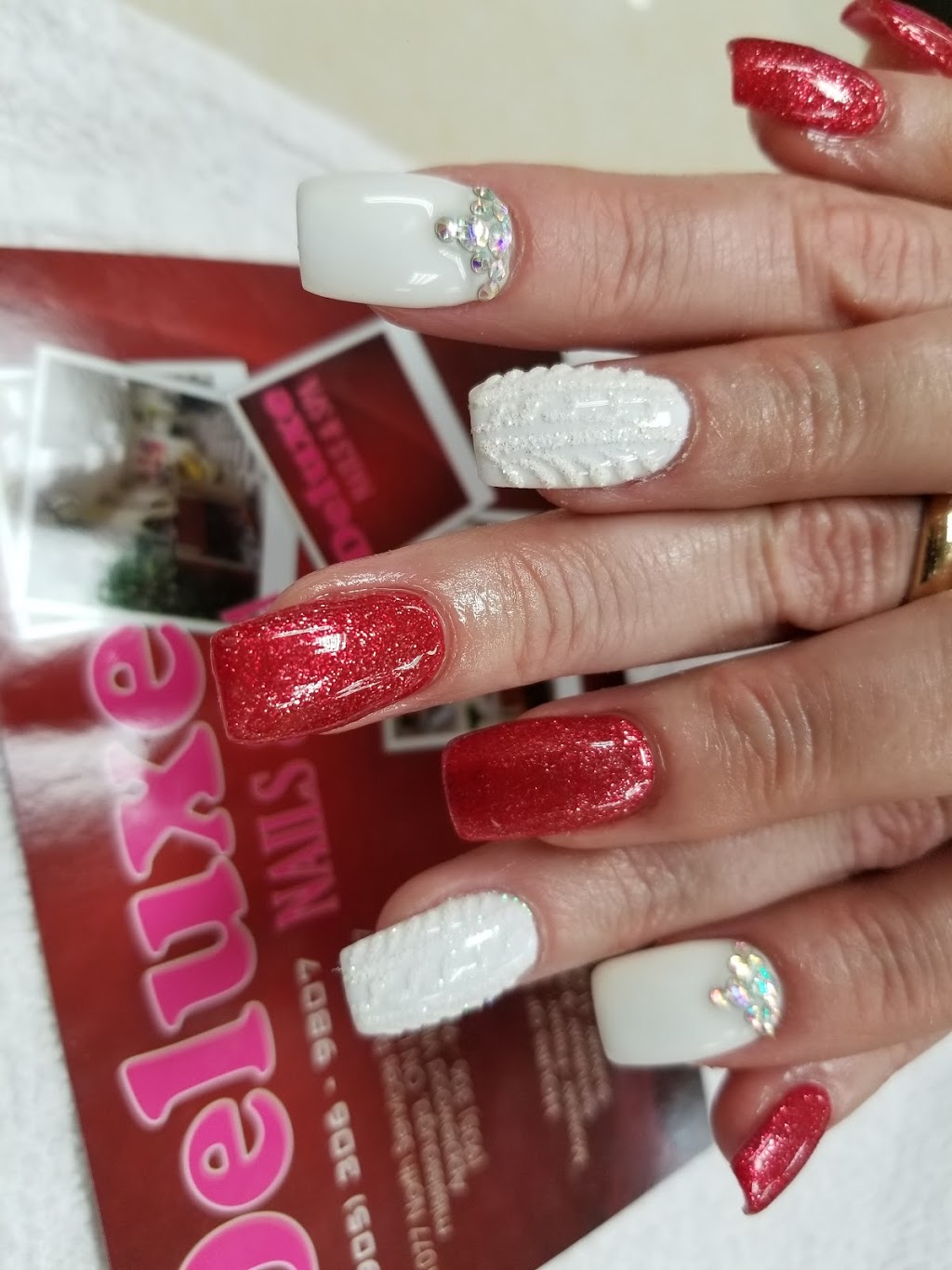 Deluxe Nails & Spa | 1077 N Service Rd #17, Mississauga, ON L4Y 1A5, Canada | Phone: (905) 306-9807