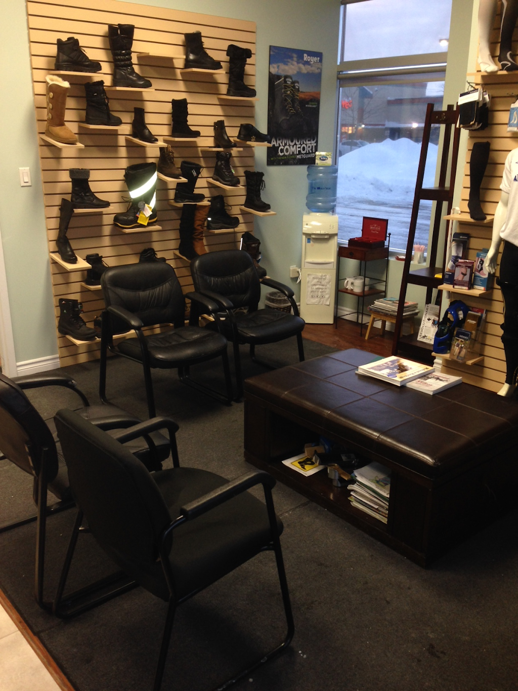 Activa Clinics - Dundas | 250 Dundas St W Unit 108, Mississauga, ON L5B 1J2, Canada | Phone: (289) 444-5060