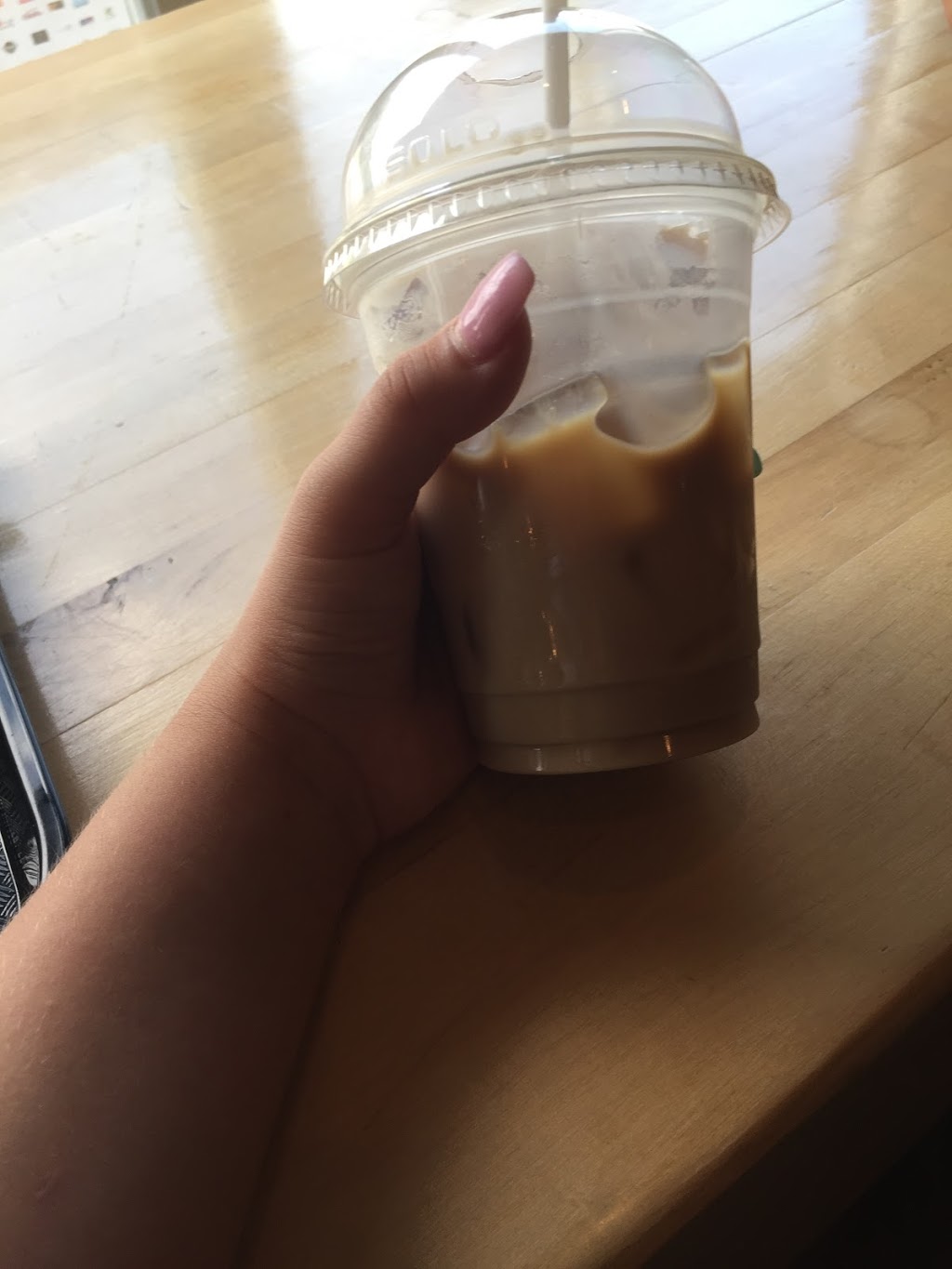 Léo Latté Café Bistro | 756 Rue De LIndustrie, Saint-Paul, QC J0K 3E0, Canada | Phone: (450) 394-4488