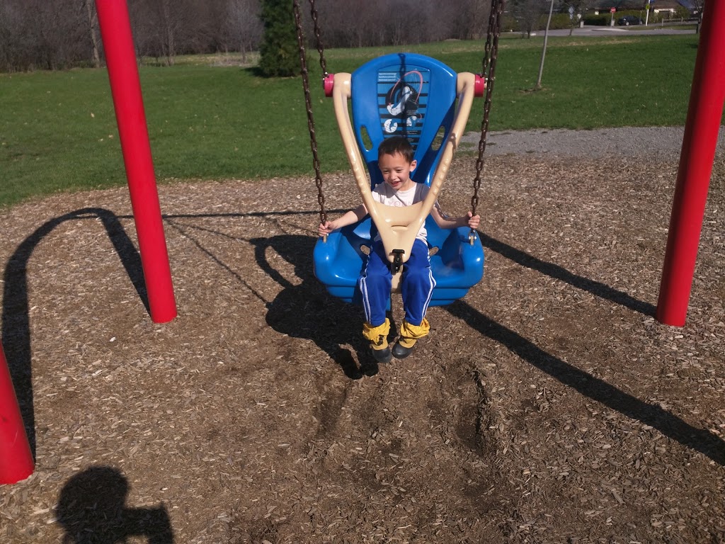 Faircrest Heights Park | 550 Smyth Rd, Ottawa, ON K1H 8M2, Canada