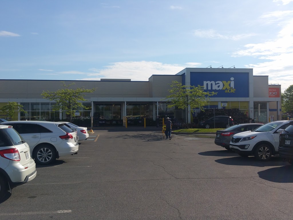 Maxi & Cie | 1870 Boulevard Saint-Joseph, Drummondville, QC J2B 1R2, Canada | Phone: (819) 472-1197