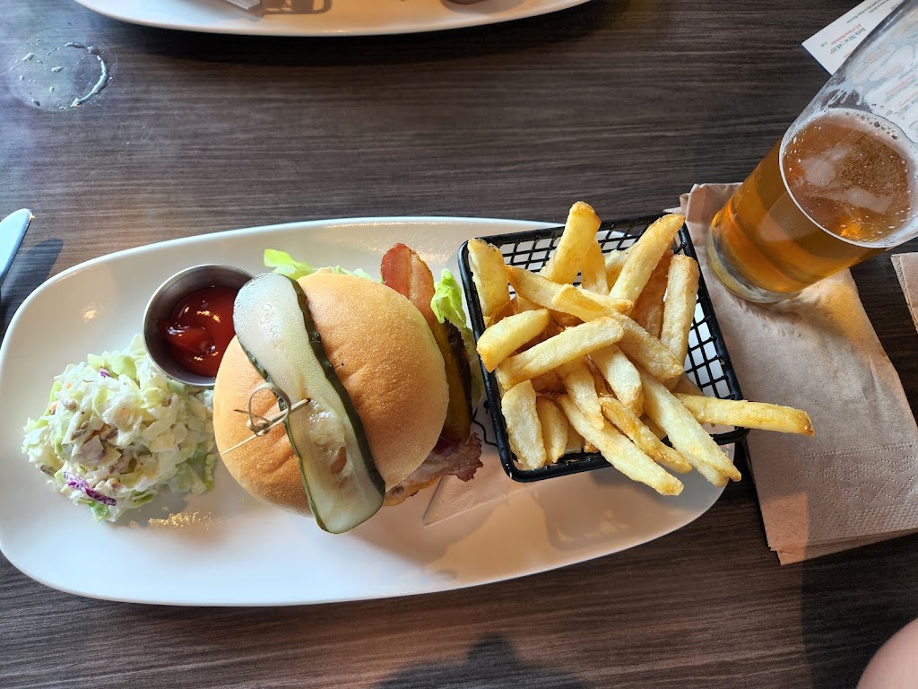 R + D Kitchen by White Spot | 4567 Lougheed Hwy., Burnaby, BC V5C 3Z6, Canada | Phone: (604) 416-4604
