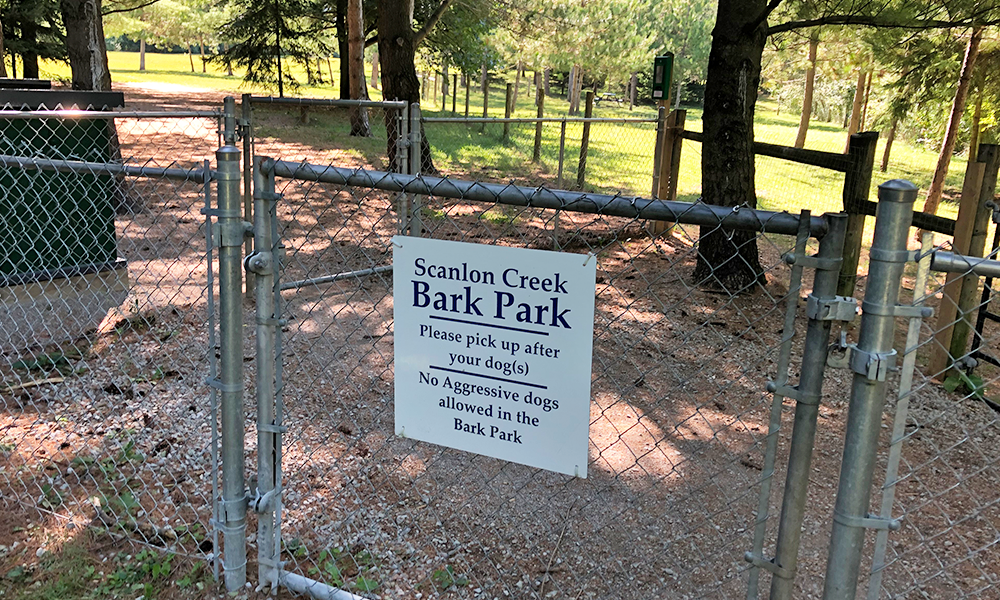 Scanlon Creek Bark Park | Bradford West Gwillimbury, ON L0G 1R0, Canada | Phone: (905) 775-5366 ext. 1702