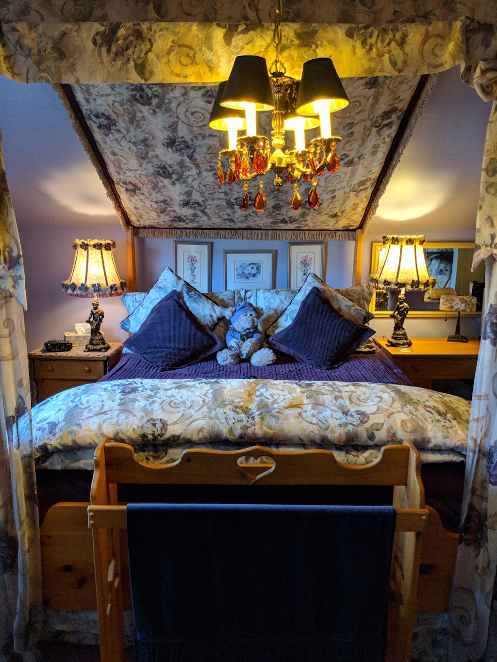 Clairs Bed & Breakfast by Elevate Rooms | 4919 48 Ave & Bridge St, Delta, BC V4K 1V4, Canada | Phone: (604) 940-8867