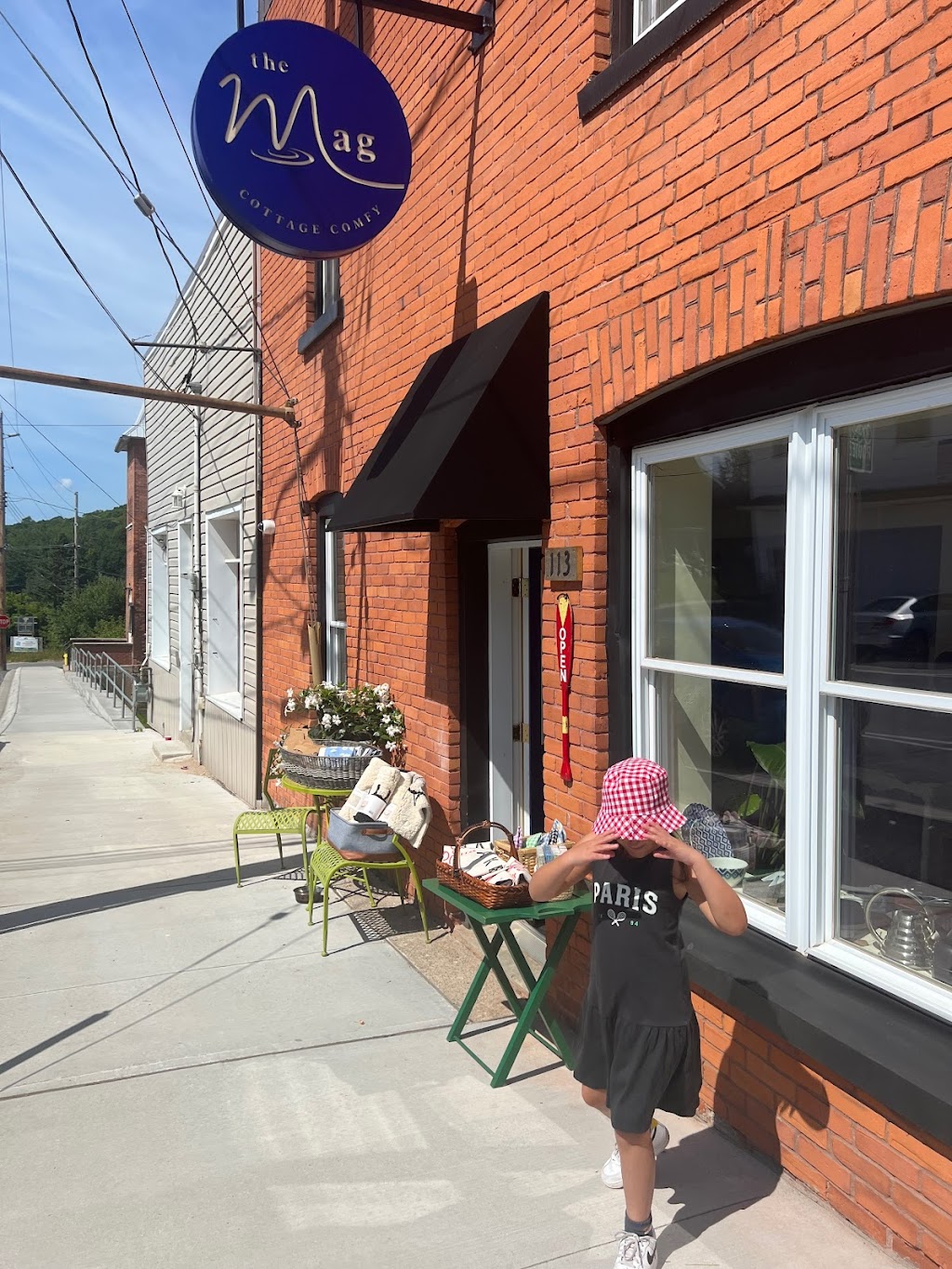The Mag | 113 Yonge St, Burks Falls, ON P0A 1C0, Canada | Phone: (705) 888-1236