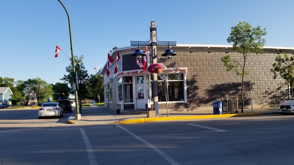 Waterfront Centre | 94 1 Ave, Gimli, MB R0C 1B1, Canada | Phone: (204) 642-4611