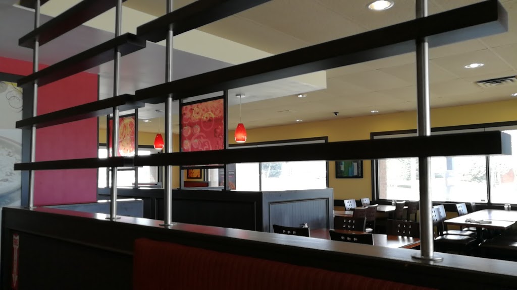 Pizza Hut | 246 Talbot St W, Leamington, ON N8H 1P1, Canada | Phone: (519) 322-5556
