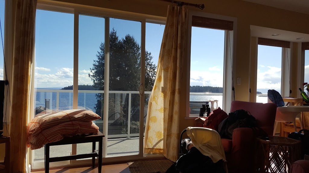Absolute Heaven Oceanfront Suites | 6471 Sunshine Coast Hwy, Sechelt, BC V0N 3A7, Canada | Phone: (604) 740-4261