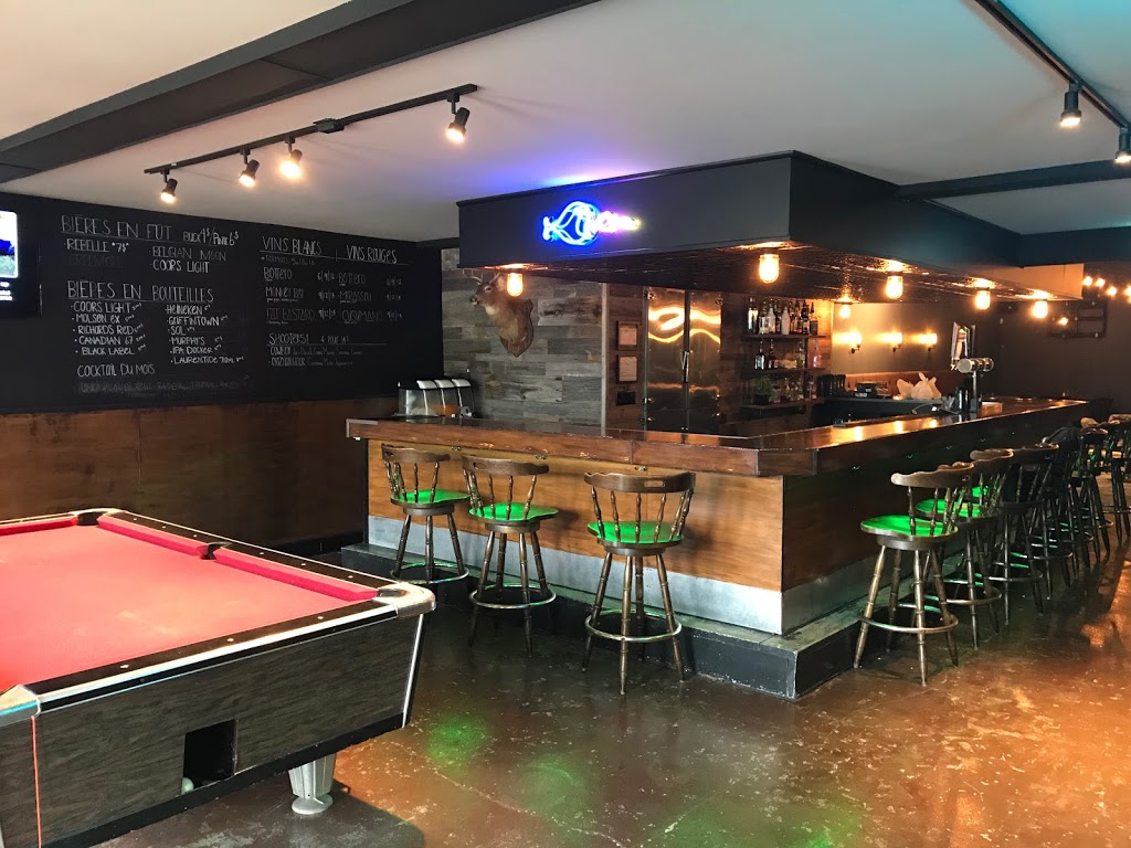 Chasse & Peche Resto-Bar | 347 Boulevard DYouville, Châteauguay, QC J6J 4S5, Canada | Phone: (438) 868-5646